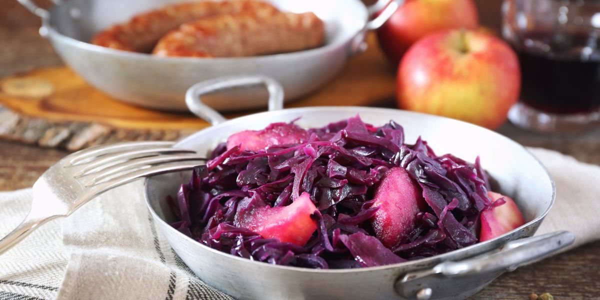 Тушеная красная капуста с яблоками: вкус и пользу в каждой порции