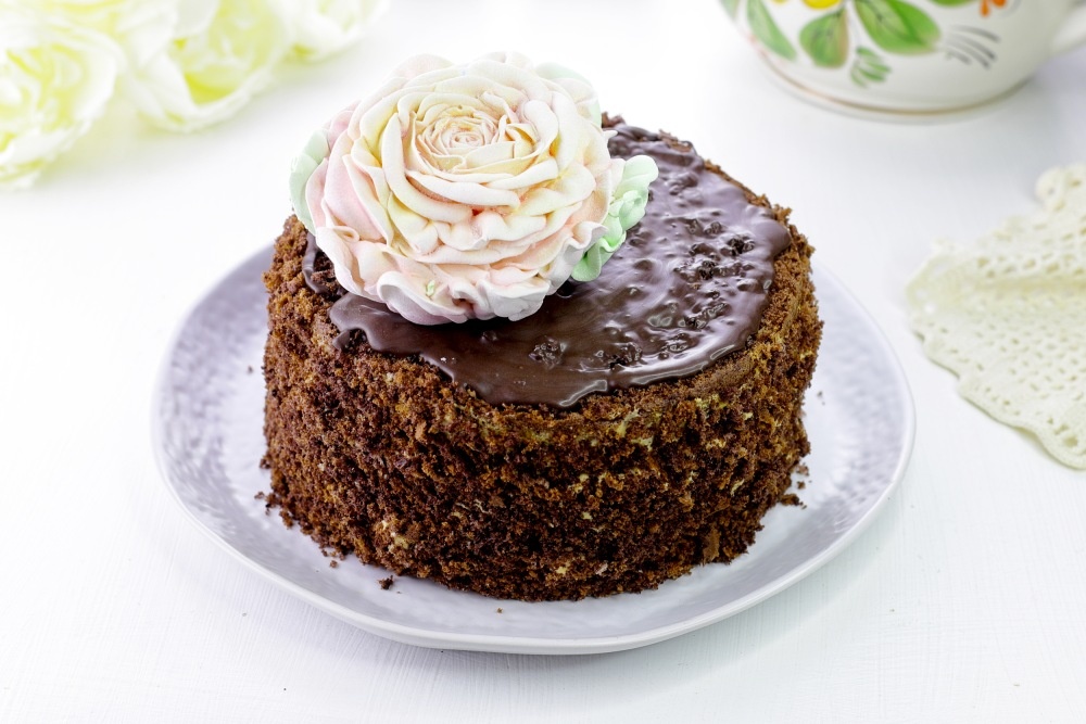 Торт с черносливом и орехами: идеальный выбор для семейного чаепития