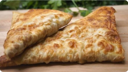 Приготовьте оригинальные пирожки за 15 минут: легкий рецепт с лавашом