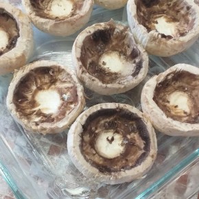 Шампиньоны с беконом и сыром: идеальная закуска для любого стола