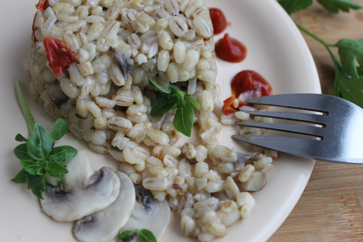 Перлотто: изысканное блюдо из перловки, которое удивит каждого