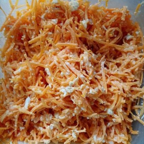 Салат из сырой тыквы: простой и полезный рецепт