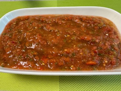 Приготовьте свежую аджику всего за 5 минут