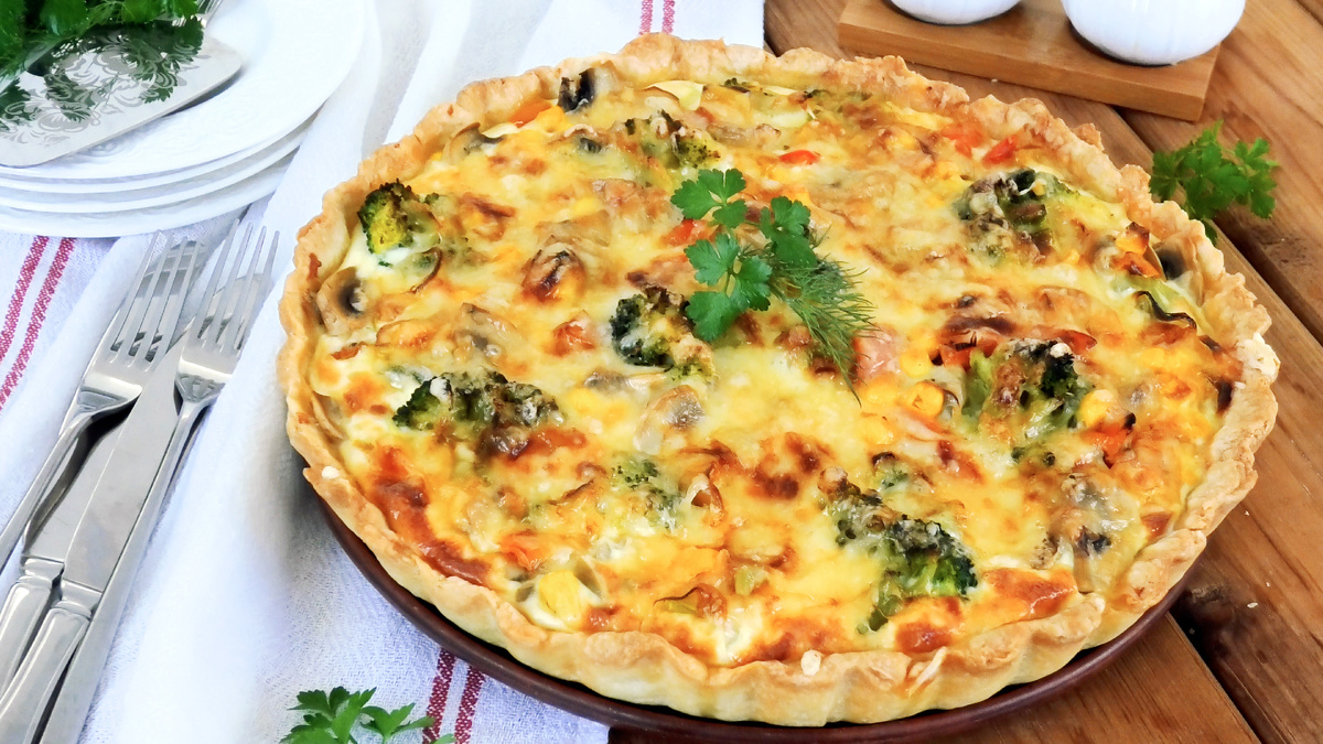 Овощной пирог-киш с яркой начинкой: как его приготовить