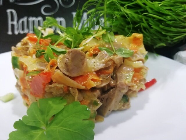 Как изменить мнение о куриных желудочках: вкусный салат для всех