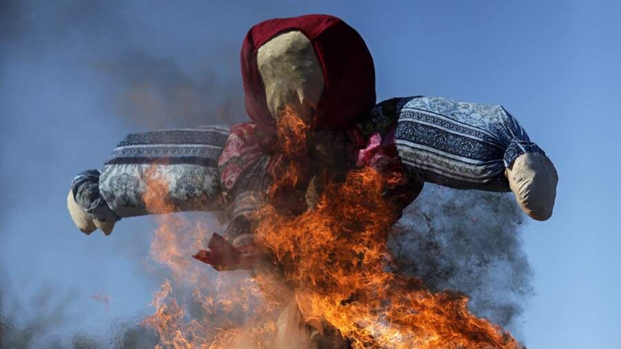 Масленица под угрозой: юрист предупредил о штрафах за сжигание чучела