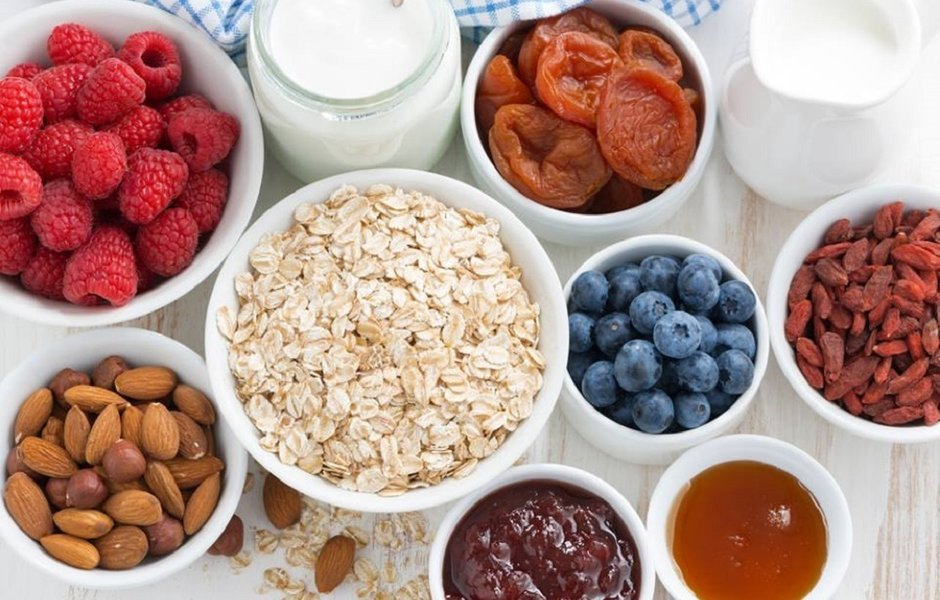 Невероятные способы разнообразить овсянку: 20 неожиданных начинок