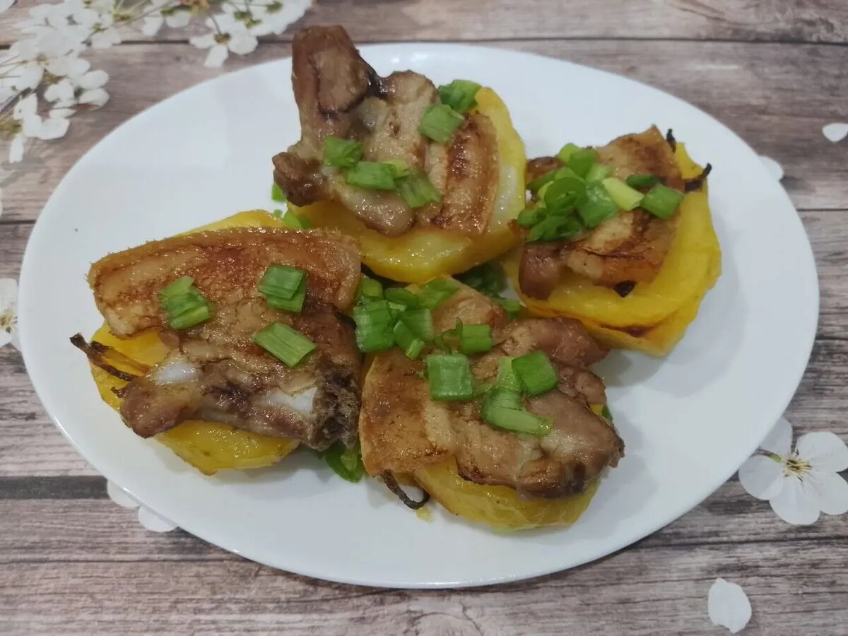 Запеченный картофель с грудинкой: идеальное сочетание вкуса и аромата для любого ужина
