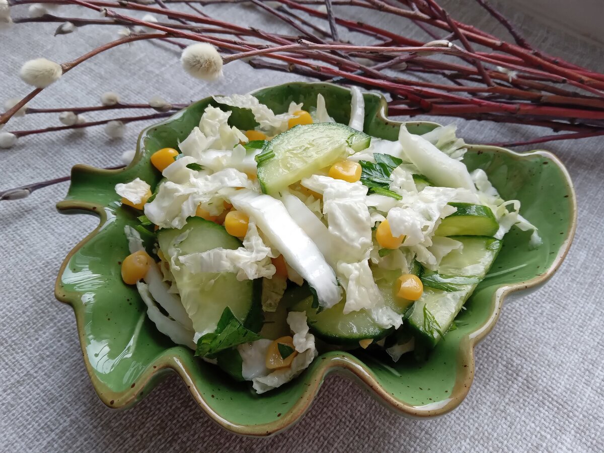 Весенний салат с пекинской капустой и кукурузой: яркие оттенки на вашей тарелке