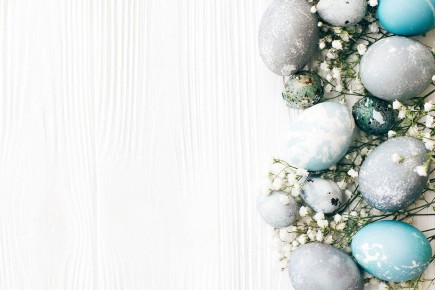 Как сделать мраморные пасхальные яйца: удивительный способ, который вас впечатлит