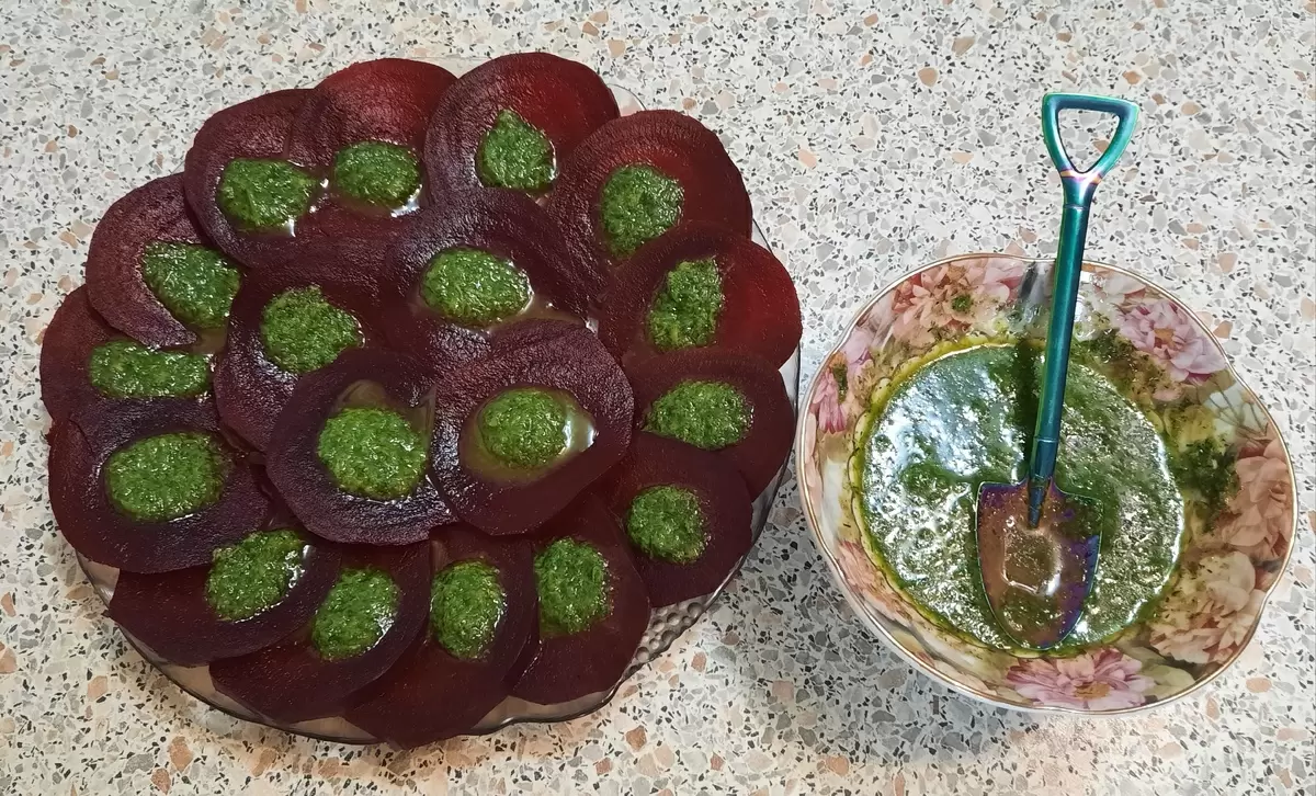 Свекла с укропно-чесночным соусом: незабываемая закуска для любого праздника