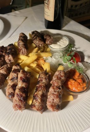 Откройте для себя кулинарные шедевры Сербии