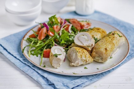 Индейка в рулетах: магия вкуса с творожным сыром и пряным салатом