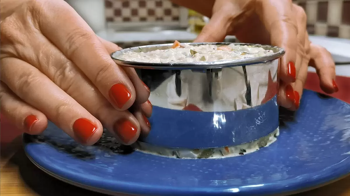 Простые, но восхитительные салаты для новогоднего стола