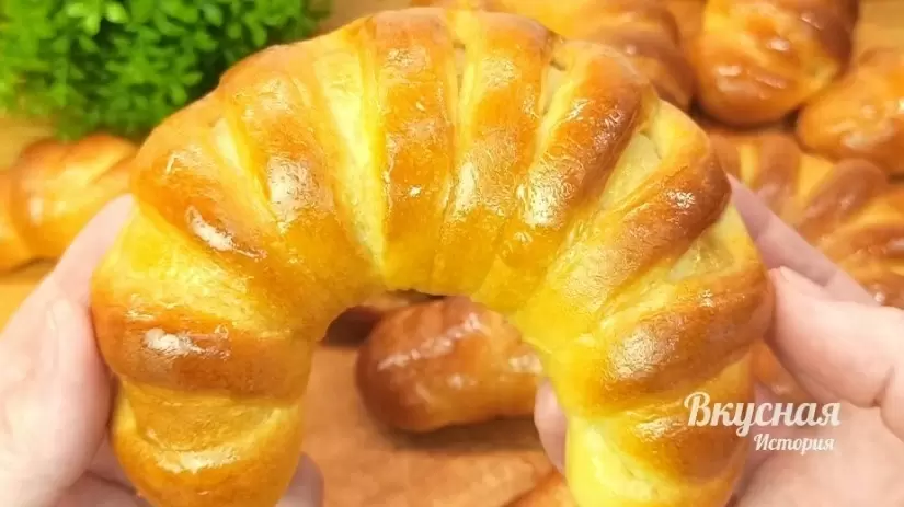 Гладкая корочка для постных рогаликов без яйца: проверенный рецепт