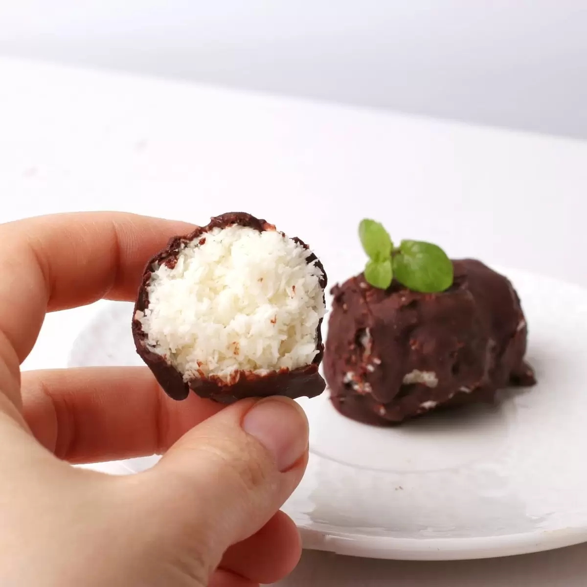 Ненасытные конфеты "Баунти": как приготовить лакомство с кокосовым ароматом