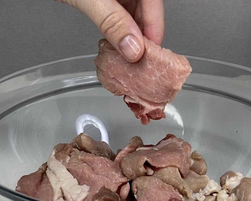 Нежное мясо на вашем столе: простой рецепт с грибами и секретом шефа