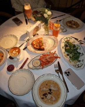 ��������� �� ����: ��������� Pizza Renaissance � Mela