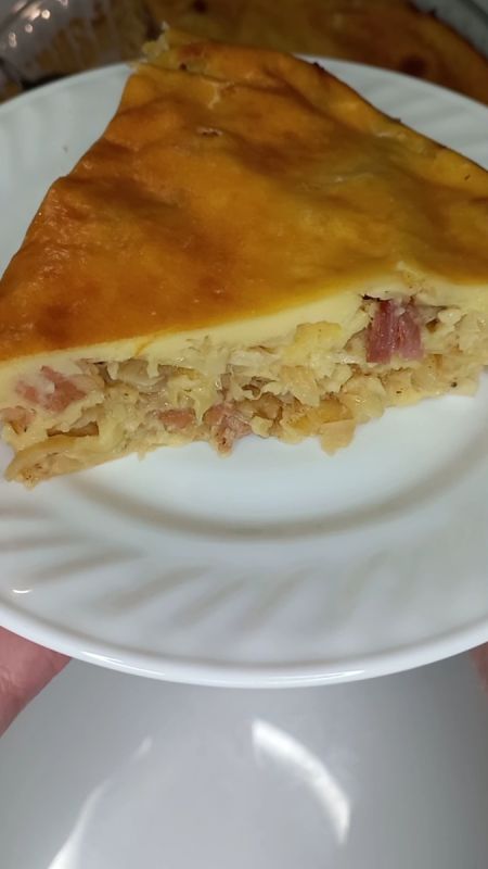 Вкусный пирог с беконом и капустой: простой и ароматный рецепт для любого дня