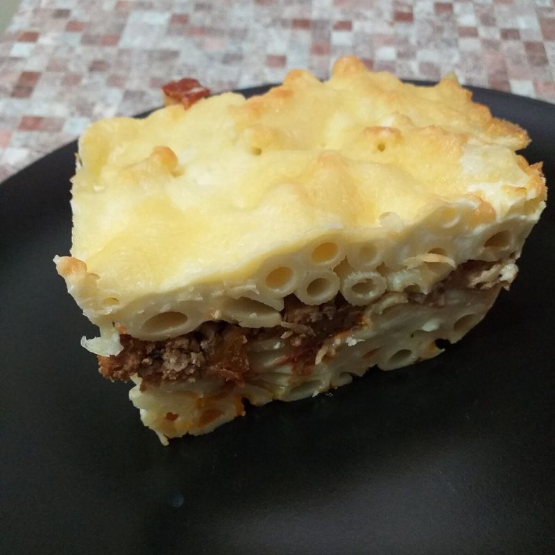 Необычная макаронная запеканка с мясом и изысканным соусом Бешамель