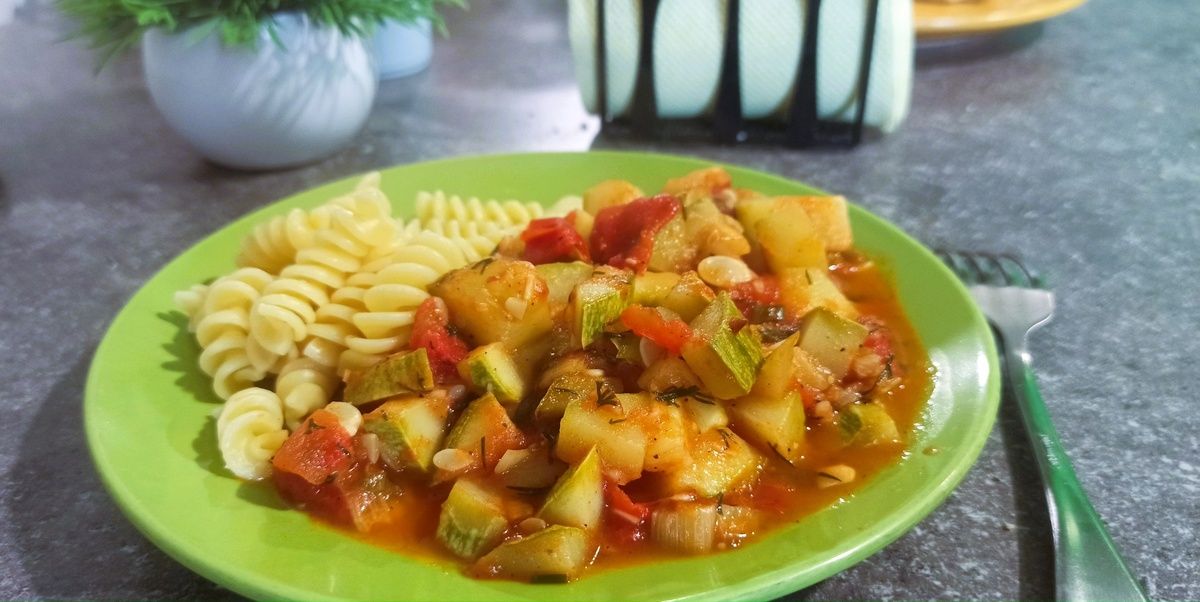 Летняя подлива из кабачков и помидоров: вкус, который объединяет
