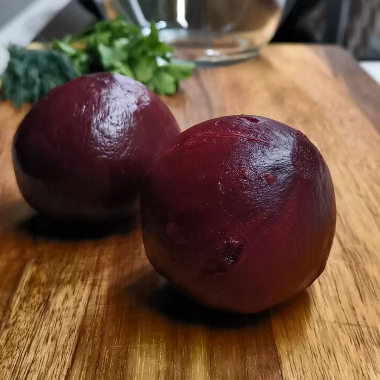 Необычный салат из свеклы: вкусно и просто