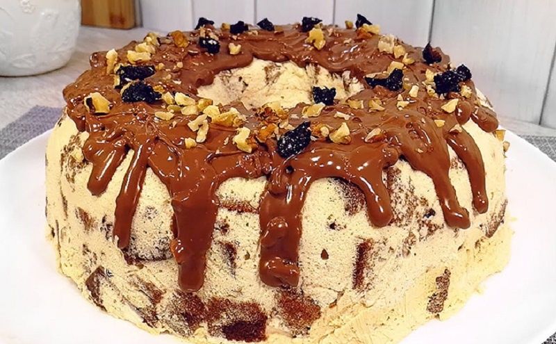 Шоколадный торт с карамельным кремом: просто и вкусно для праздника