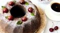 Изысканный шоколадный кекс с вишней и нежным сливочным сыром