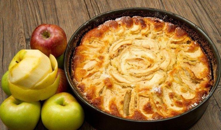 Шарлотка, которая покорит ваши вкусовые рецепторы: секреты безупречной текстуры